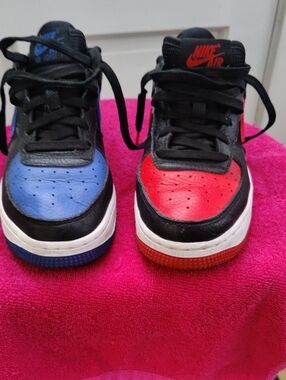 Nike Air Low Top Sneakers — Blue & Red Toe